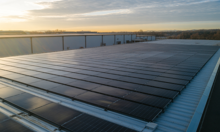 découvrez le coût d’une installation photovoltaïque de 100 kwc : estimation du prix, facteurs influençant le tarif, conseils pour optimiser votre investissement et rentabiliser votre projet solaire en 2024.